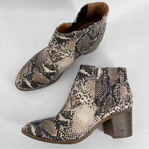 Maurices Ruby Chelsea Ankle Booties Beige Brown Reptile Snake 6